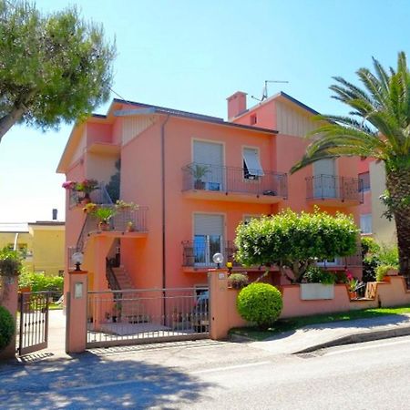 Patrizia - Vicino Al Centro, Con 3 Camere E Posto Auto Numana Exterior foto