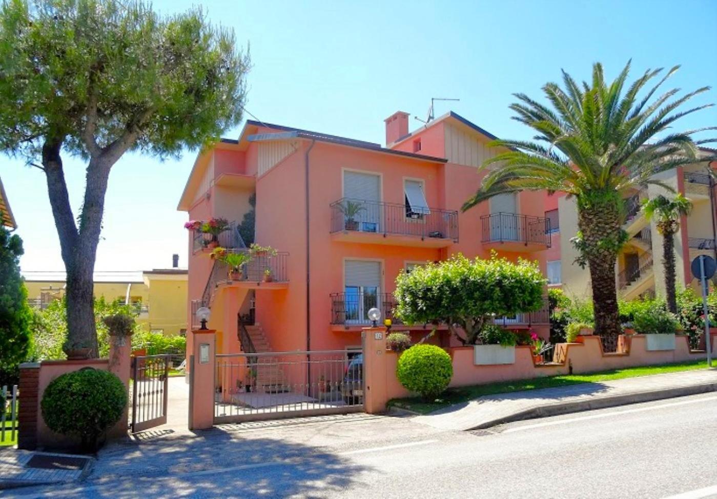 Patrizia - Vicino Al Centro, Con 3 Camere E Posto Auto Numana Exterior foto
